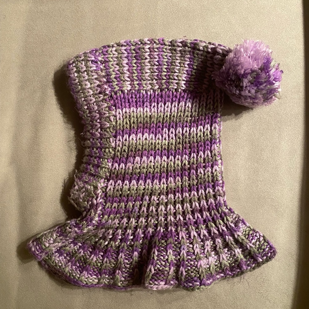Women’s over head skull hat